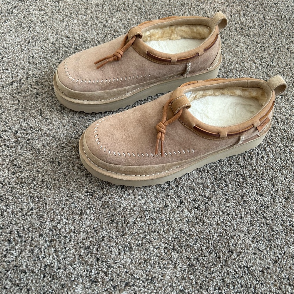 Ugg Tasman Tan Suede Slip-On Loafers size women’s 10 or mens 8 - Picture 4 of 8
